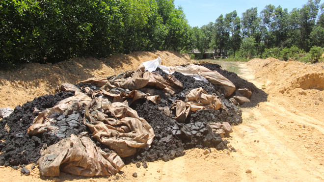 Chất thải nguy hại được chôn lấp tại trang trại Giám đốc Cty Môi trường Kỳ Anh.