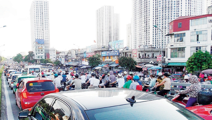 Phương tiện cá nhân luôn được coi là nguyên nhân ùn tắc. Ảnh: Anh Trọng.