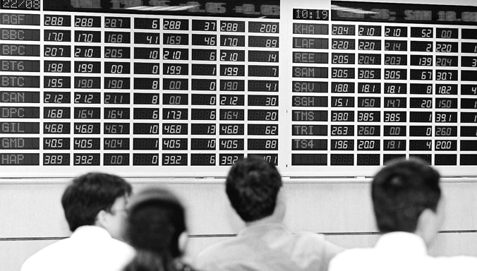 TTCK dù muốn hay không cũng phải chờ ăn theo tin tốt của cả trong và ngoài nước. Ảnh: Như Ý.