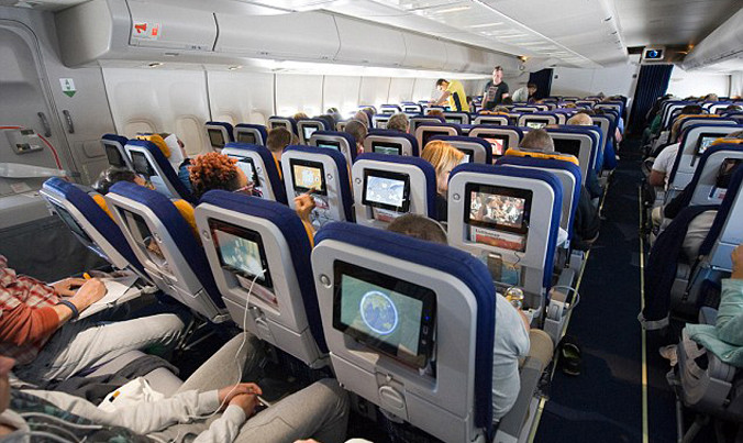 Người Anh ghét nhất bị đá vào ghế trên máy bay