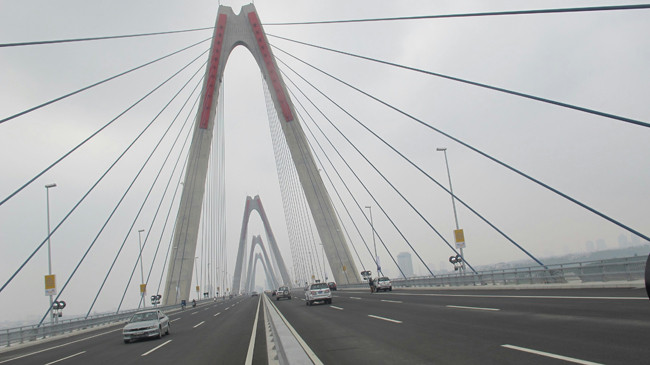 Ngân sách vốn vay ưu đãi của quốc tế và nguồn lực nhà đầu tư trong nước khó khăn là thách thức lớn với Bộ trưởng GTVT. Ảnh: Sỹ Lực.