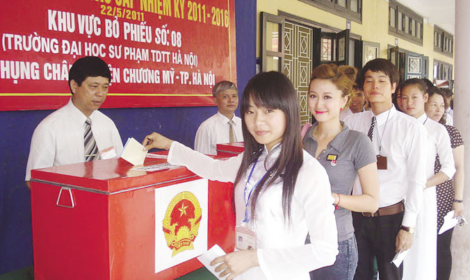 Địa phương cần tạo điều kiện tối đa cho các ứng viên tiếp xúc cử tri trước ngày bầu cử. Ảnh: LĐ.