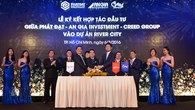 Quang cảnh lễ ký kết.