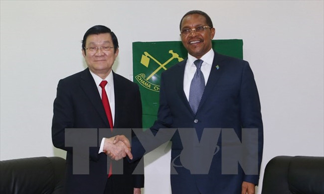 Chủ tịch nước Trương Tấn Sang gặp Chủ tịch Đảng CCM Tanzania Jakaya Mrisho Kikwete. (Ảnh: Nguyễn Khang/TTXVN)