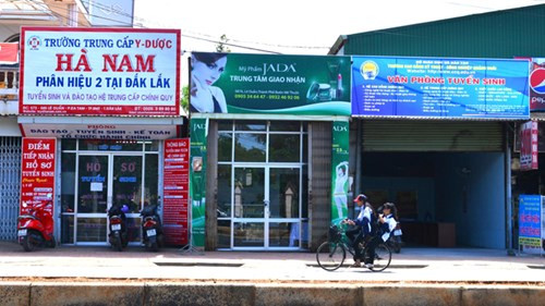 Trung cấp Y Dược Hà Nam phải đình chỉ tuyển sinh