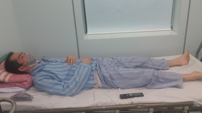 Bệnh nhân đầu tiên nhiễm não mô cầu ở Hà Nội đang được điều trị tại BV. Ảnh T.Hà.