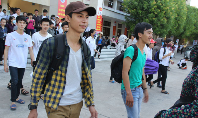 Sĩ tử tại kỳ thi tốt nghiệp THPT quốc gia 2015. Ảnh: Việt Hương.