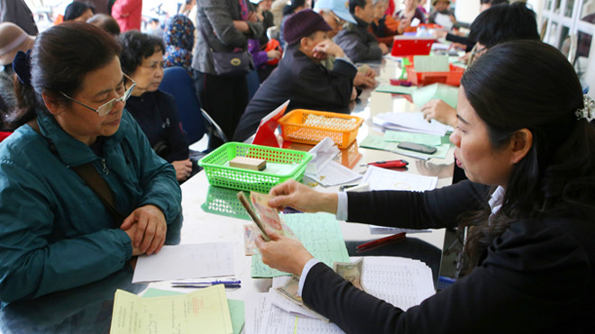 Bộ LĐ-TB&XH sẽ tiếp tục trình Quốc hội đề xuất tăng tuổi nghỉ hưu. Ảnh: Như Ý.