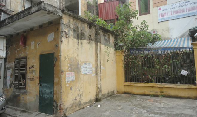 Nhà tạm cản lối đi