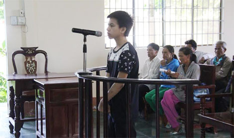 Hận trước vành móng ngựa.