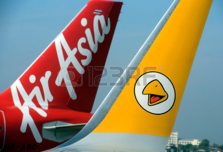 Cổ phiếu AirAsia rớt mạnh sau vụ máy bay mất tích