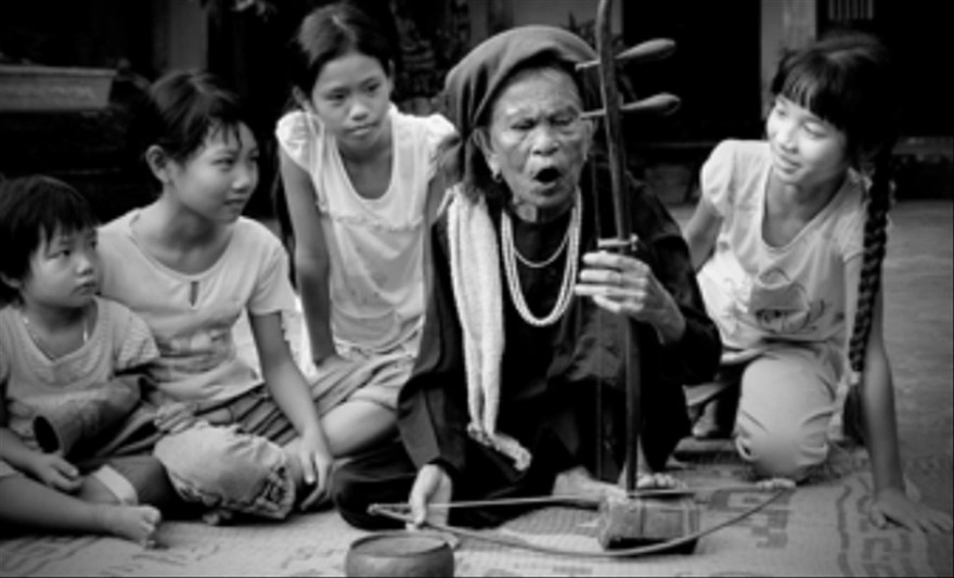 Nghệ nhân hát Xẩm Hà Thị Cầu lúc sinh thời. Ảnh: Hoàng Long