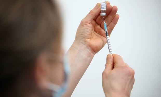 Một số nước vẫn tiếp tục tổ chức tiêm tăng cường bất chấp cảnh báo của WHO