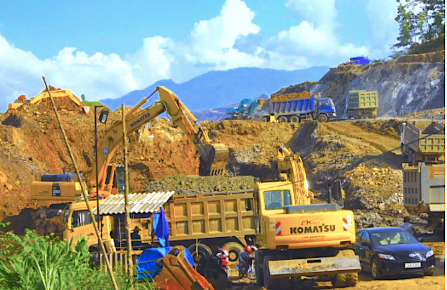 Hoạt động khai thác quặng của Cty Lilama. Ảnh: T.L