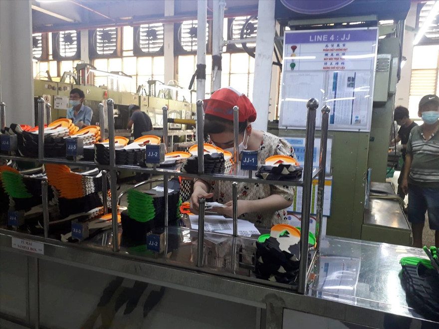 Công ty PouYen Việt Nam có quy mô hàng chục nghìn lao động phải tạm ngưng hoạt động vì không đảm bảo an toàn về phòng chống dịch