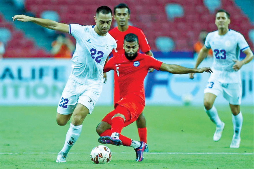 Singapore và Philippines trình diễn thứ bóng đá tốc độ và đầy sức mạnh, thể hiện sự tiến bộ về trình độ thời gian gần đây