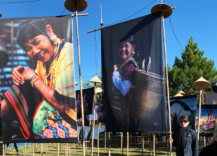 Triển lãm ảnh về văn hóa của người Mạ, K’Ho