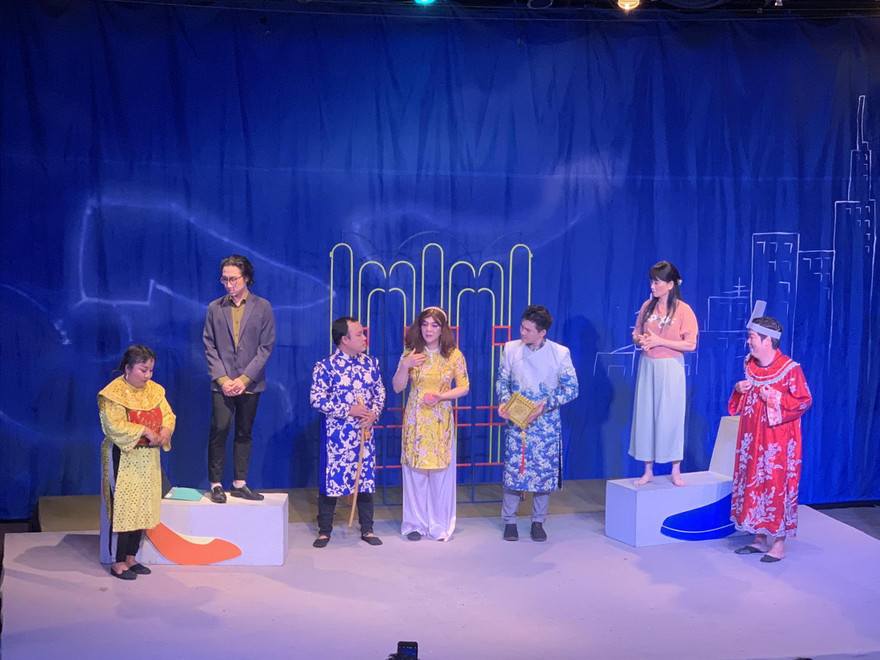 Vở diễn “Tin thì linh - Không tin cũng linh” do Hoàng Duẩn đạo diễn vẫn lên sóng trong đại dịch