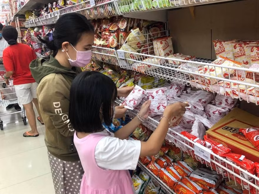 Nhiều sản phẩm thực phẩm được yêu cầu bổ sung vi chất dinh dưỡng. Ảnh: U.P