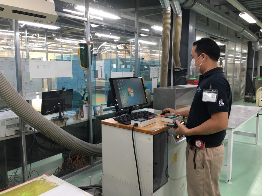 Một doanh nghiệp sản xuất theo phương án 3 tại chỗ. Ảnh: MT