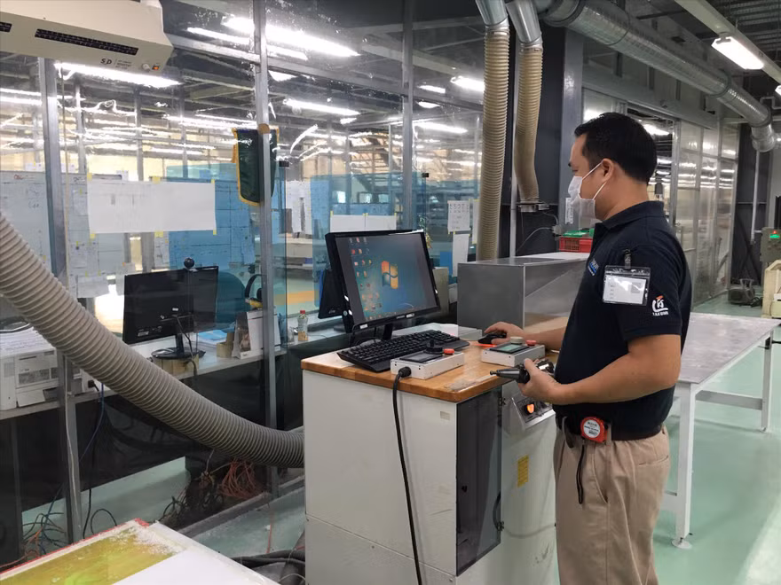 Một doanh nghiệp sản xuất theo phương án 3 tại chỗ. Ảnh: MT