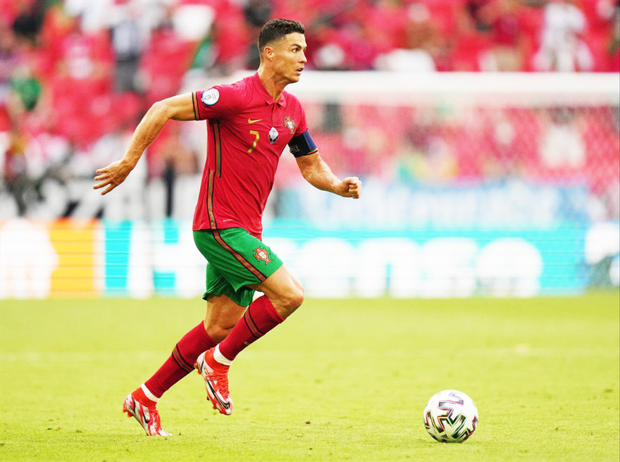 Ronaldo đã đi vào lịch sử bóng đá thế giới với tư cách cầu thủ săn bàn vĩ đại nhất