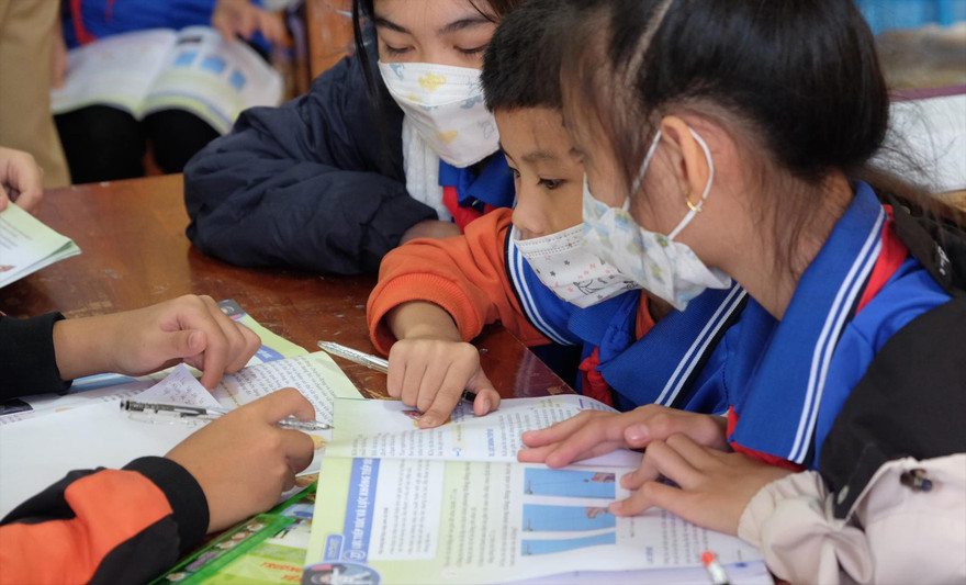 Học sinh Tuyên Quang trong một giờ học, năm học 2021-2022 