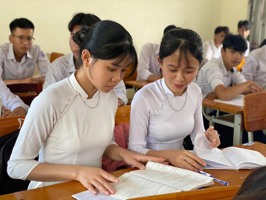 Dịch COVID-19 diễn biến phức tạp, nhiều trường mắc kẹt với kiểm tra, đánh giá định kỳ