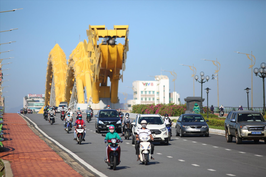 Để Đà Nẵng phát triển như khát vọng Cầu Rồng. Ảnh: Nguyễn Thành