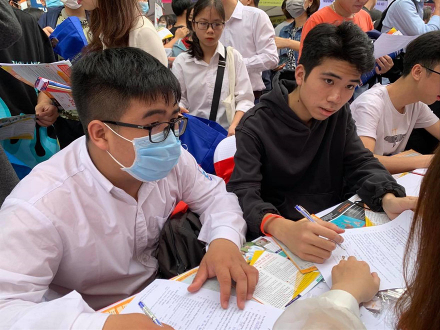 Phân cấp kỳ thi tốt nghiệp THPT, các trường ĐH sẽ tự chủ tuyển sinh (ảnh chụp trước ngày 27/4). Ảnh: Diệp An