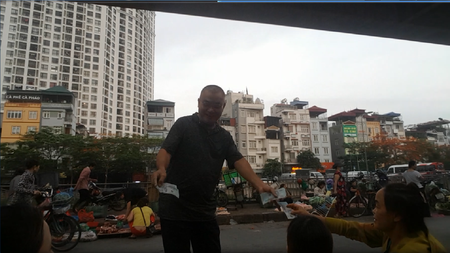 Công an quận Đống Đa đã chỉ đạo các lực lượng khẩn trương kiểm tra, xử lý nghiêm theo quy định của pháp luật nếu có vi phạm thu tiền bảo kê tại chợ Ngã Tư Sở.