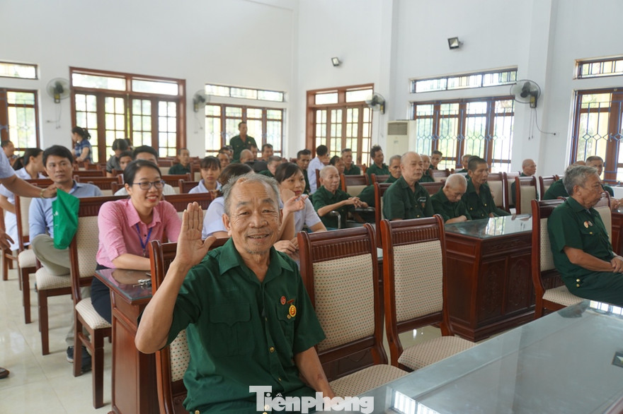 Một lời hỏi thăm, mỗi món quà giúp thương binh nặng thêm vui sống