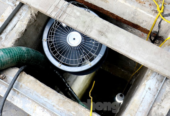 Người dân cần trang bị những kiến thức cơ bản, có sự chuẩn bị để làm việc trong môi trường kín, thiếu không khí và ánh sáng. 