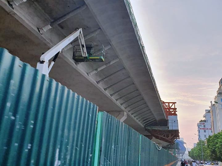 Ống thép chéo này được thiết kế để chịu lực, chống đỡ cho cánh dầm.