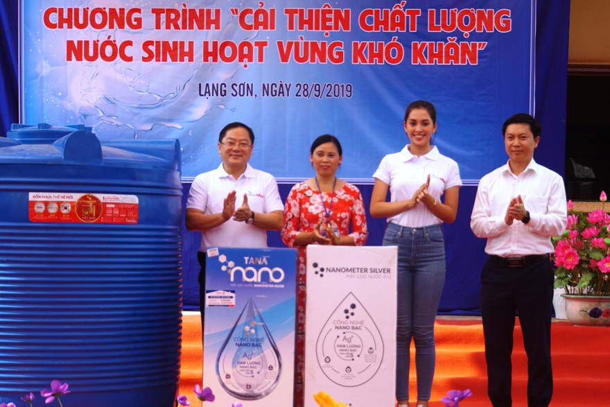 Những hình ảnh ngày cuối tuần đặc biệt của trẻ em vùng cao tỉnh Lạng Sơn