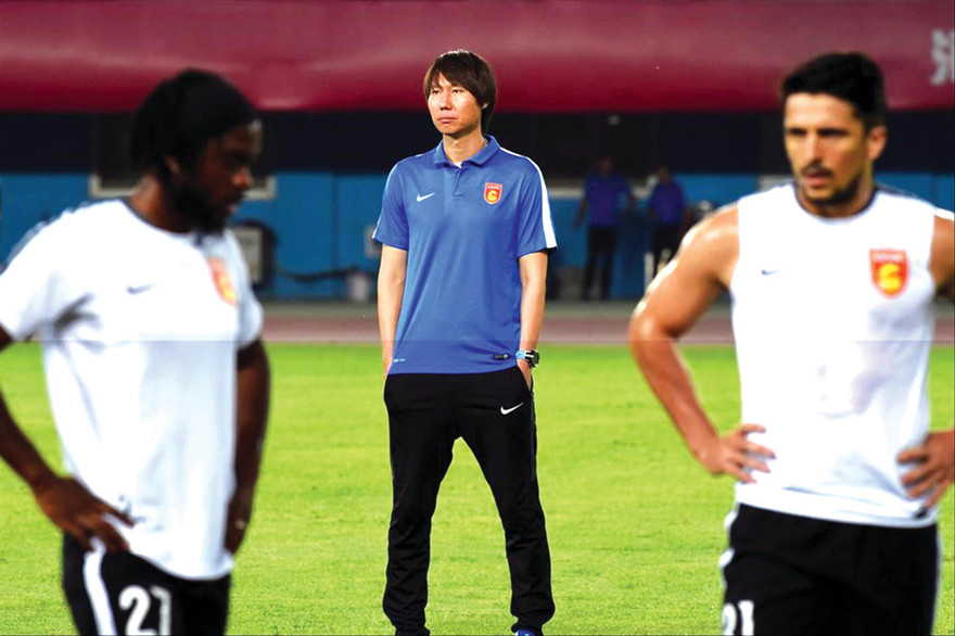 HLV Li Tie đang chịu áp lực lớn trước trận đấu của tuyển Trung Quốc với đội tuyển Việt Nam 