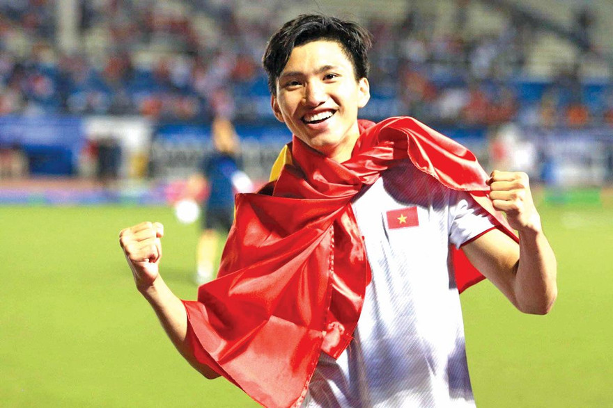 Hậu vệ Đoàn Văn Hậu