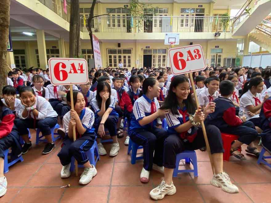 Nhiều giáo viên nói đang gặp không ít khó khăn, bất cập khi dạy các môn tích hợp cho học sinh lớp 6 