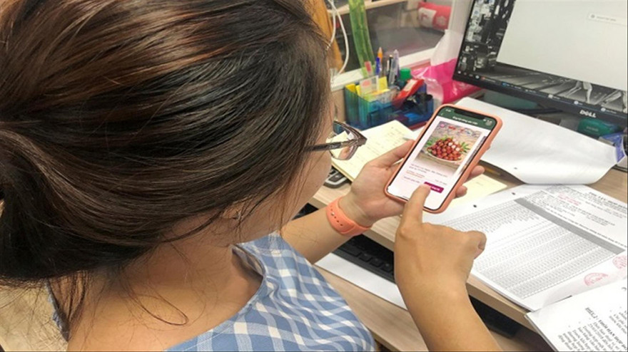 Người dân đang dần chuyển cách bán hàng qua hình thức thương mại điện tử 