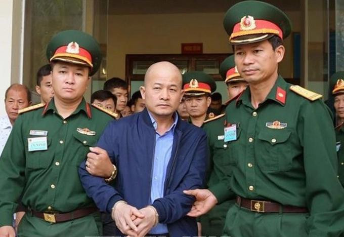 Đinh Ngọc Hệ (tức Út trọc) tại toà