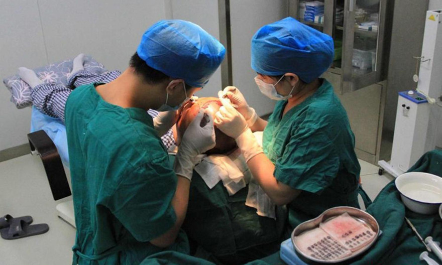 Chịu đau để có gương mặt điển trai 