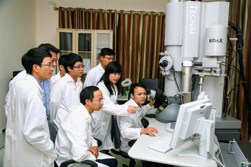 Các nhà khoa học cống hiến không phải vì mục đích xếp hạng. Ảnh: Diệp An 