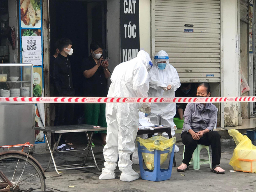 Hà Nội đang đối mặt với việc xuất hiện ngày càng nhiều trường hợp dương tính SARS-CoV-2 