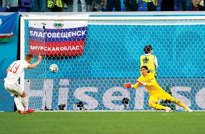 EURO 2020 lập kỷ lục sút hỏng phạt đền 