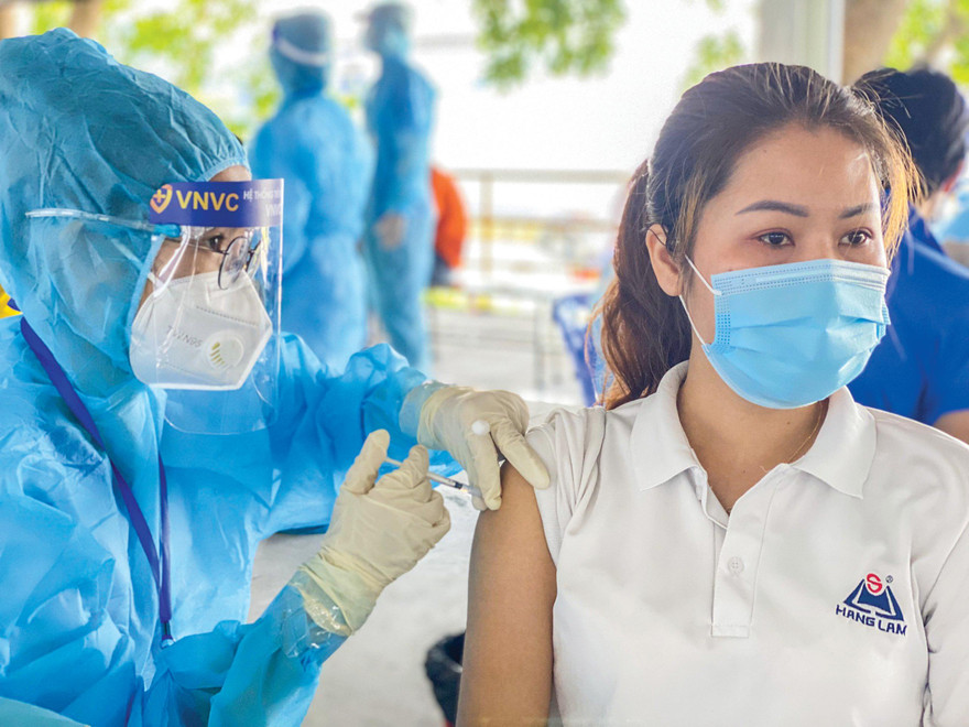 Vắc-xin sẽ giúp người lao động an toàn và tự tin 