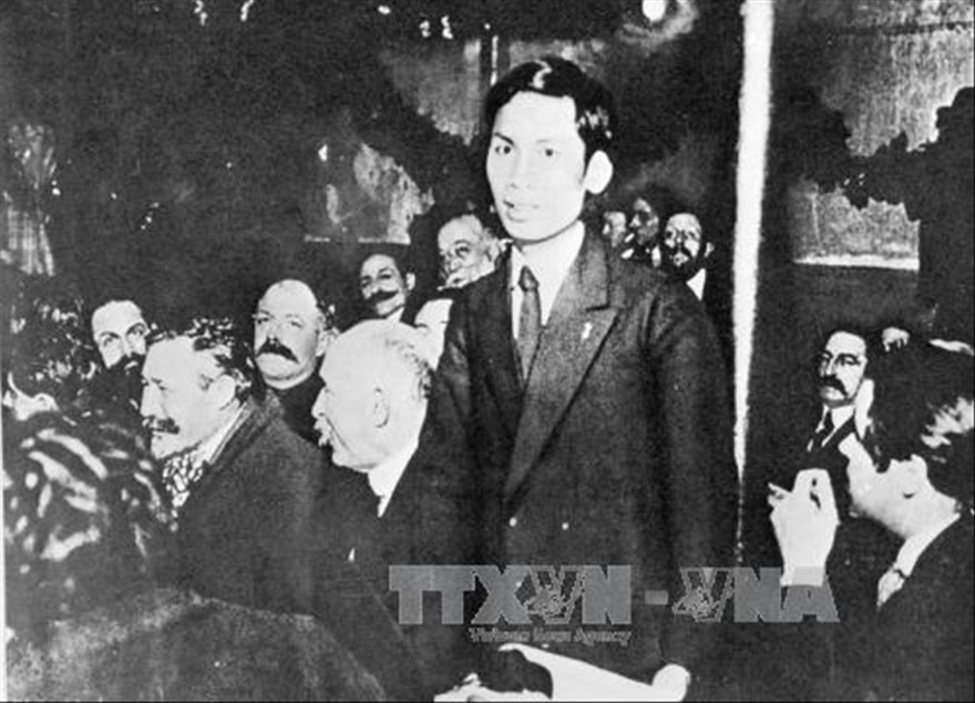 Nguyễn Ái Quốc phát biểu tại Đại hội Tours năm 1920Ảnh tư liệu 