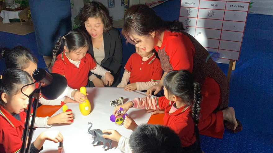 Theo Thông tư 50, các trường có thể dạy tiếng Anh cho trẻ bé nhất từ 3-4 tuổi 