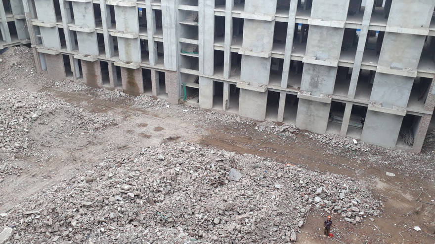 Tháo dỡ công trình vi phạm tòa nhà 5 tầng tại lô T trong Khu công nghiệp Quang Châu (huyện Việt Yên, Bắc Giang) của Cty Luxshare - ICT