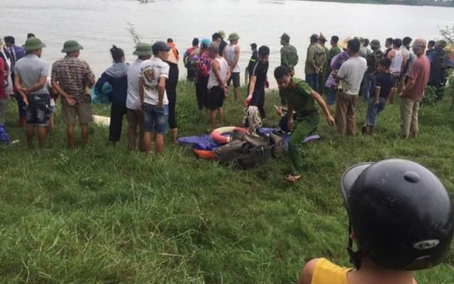 Cơ quan chức năng tìm kiếm xác anh Tuyền và chị Th