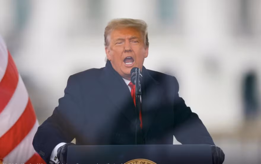 Ông Trump phát biểu trước cuộc biểu tình để phản đối Quốc hội Mỹ chứng thực kết quả bầu cử Ảnh: Reuters
